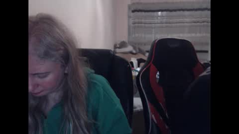 Snapshot of jenisandpeter chatting on April 16, 2026, 8:09 pm JenisAndPeter online show from April 16, 2026, 8:09 pm