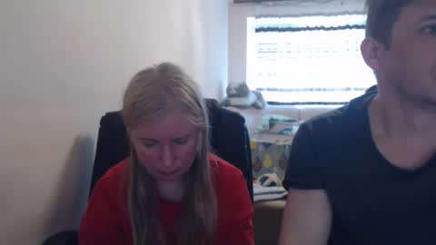 Snapshot of jenisandpeter chatting on May 6, 2026, 7:35 am JenisAndPeter online show from May 6, 2026, 7:35 am