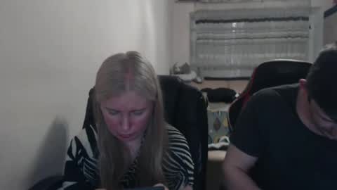 Snapshot of jenisandpeter chatting on May 10, 2026, 7:41 pm JenisAndPeter online show from May 10, 2026, 7:41 pm