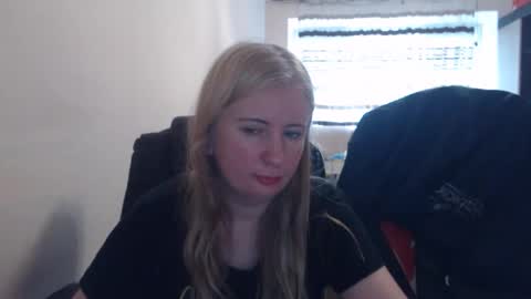 Snapshot of jenisandpeter chatting on May 20, 2026, 5:02 am JenisAndPeter online show from May 20, 2026, 5:02 am