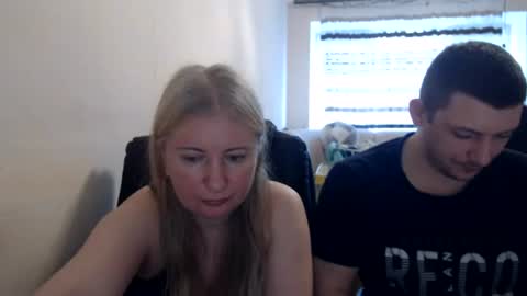 Snapshot of jenisandpeter chatting on June 19, 2026, 5:12 am JenisAndPeter online show from June 19, 2026, 5:12 am