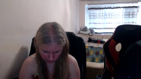 Snapshot of jenisandpeter chatting on June 24, 2026, 5:34 pm JenisAndPeter online show from June 24, 2026, 5:34 pm
