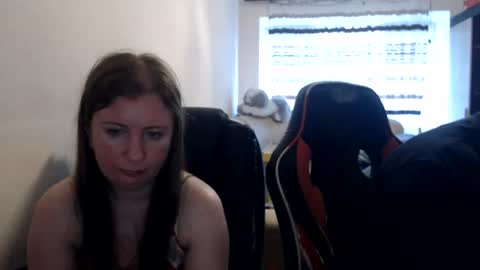 Snapshot of jenisandpeter chatting on July 5, 2026, 5:14 am JenisAndPeter online show from July 5, 2026, 5:14 am