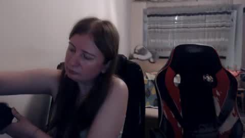 Snapshot of jenisandpeter chatting on July 13, 2026, 6:55 pm JenisAndPeter online show from July 13, 2026, 6:55 pm
