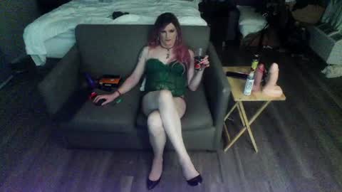 Jenna Cross online show from June 25, 2026, 5:12 am