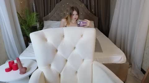 Snapshot of jenny_bunny_ chatting on June 15, 2026, 1:30 am jenny_bunny_ online show from June 15, 2026, 1:30 am
