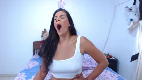 JESSI GOMEZ online show from June 17, 2026, 1:34 pm
