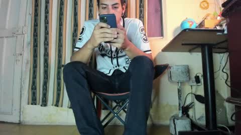 Snapshot of jharol_cardona chatting on June 19, 2026, 12:37 am Jharol online show from June 19, 2026, 12:37 am