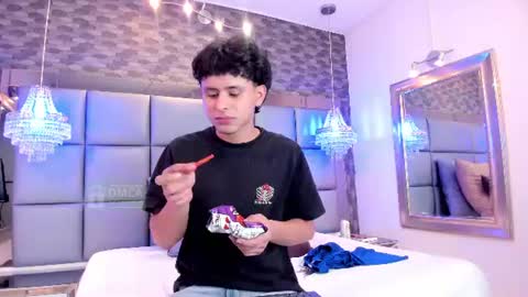 JHONNATHAN online show from June 29, 2026, 7:36 pm