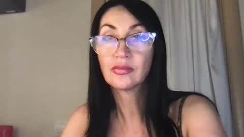 jinaluv online show from June 12, 2026, 10:08 pm