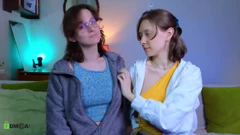 Snapshot of jitoon_exe chatting on May 31, 2026, 8:32 pm Hey Guys We are Julia ginger Tina brunette online show from May 31, 2026, 8:32 pm