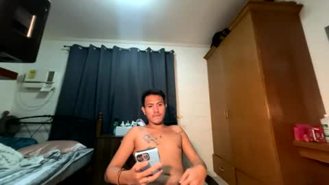 john_phh online show from August 5, 2026, 6:55 pm