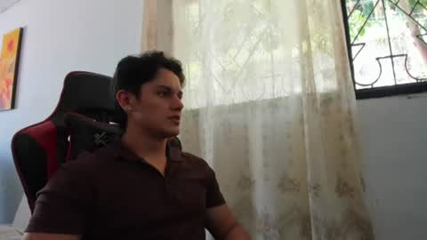 Snapshot of julian_wallace1 chatting on June 20, 2026, 6:44 pm julian_wallace1 online show from June 20, 2026, 6:44 pm