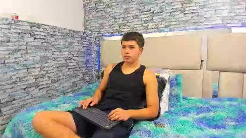 julian online show from October 22, 2025, 3:34 pm