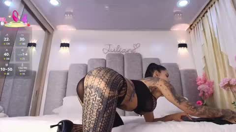 juliane_swee1 online show from June 3, 2026, 12:57 am