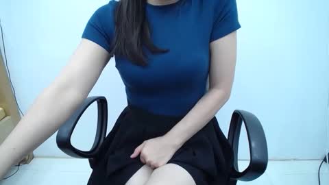 Snapshot of julie9x chatting on May 4, 2026, 10:39 pm julie9x online show from May 4, 2026, 10:39 pm