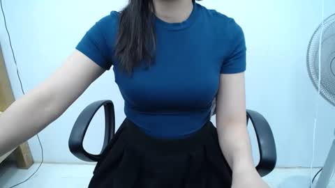 Snapshot of julie9x chatting on May 24, 2026, 8:25 pm julie9x online show from May 24, 2026, 8:25 pm
