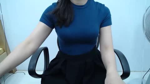 Snapshot of julie9x chatting on May 25, 2026, 6:47 pm julie9x online show from May 25, 2026, 6:47 pm