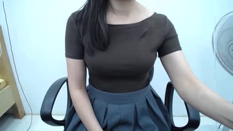 Snapshot of julie9x chatting on May 28, 2026, 10:51 pm julie9x online show from May 28, 2026, 10:51 pm