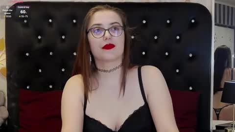 Julia online show from May 15, 2026, 5:03 am