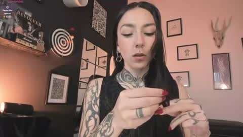 Snapshot of juliet_sourire chatting on August 4, 2026, 1:46 pm juliet_sourire online show from August 4, 2026, 1:46 pm