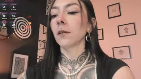 Snapshot of juliet_sourire chatting on August 5, 2026, 2:20 pm juliet_sourire online show from August 5, 2026, 2:20 pm