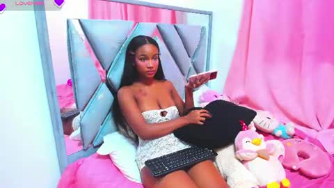 julitpink online show from June 10, 2026, 7:02 pm