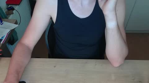 junk2711 online show from June 5, 2026, 7:36 am