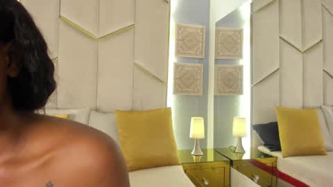 karinaacox online show from May 27, 2026, 12:35 pm