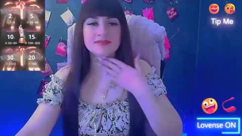 Snapshot of karolina_mia chatting on April 22, 2026, 6:27 am Caroline online show from April 22, 2026, 6:27 am