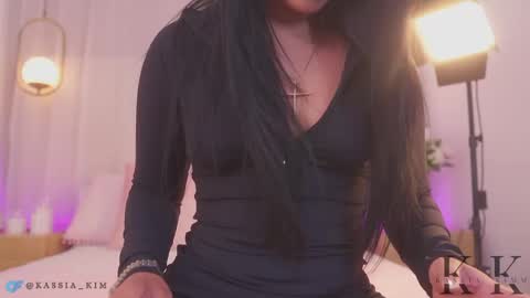 Snapshot of kassia_kim chatting on April 20, 2026, 6:38 am Kassia online show from April 20, 2026, 6:38 am