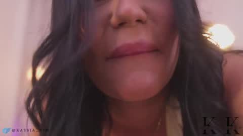 Snapshot of kassia_kim chatting on April 22, 2026, 4:37 am Kassia online show from April 22, 2026, 4:37 am
