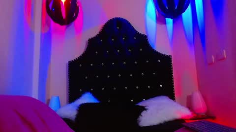 Snapshot of katniss_moon chatting on July 3, 2026, 4:08 am Katniss online show from July 3, 2026, 4:08 am