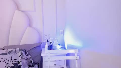 Snapshot of kaylachannell chatting on June 19, 2026, 4:17 am kaylachannell online show from June 19, 2026, 4:17 am