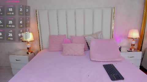 Snapshot of kayladavies_ chatting on June 26, 2026, 8:35 pm kayladavies_ online show from June 26, 2026, 8:35 pm