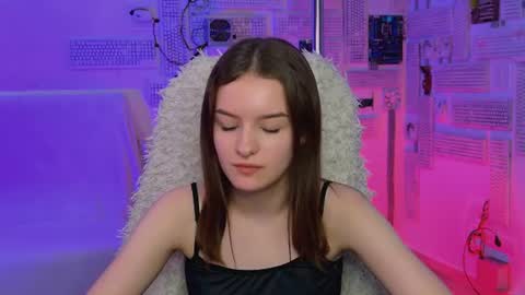 kelliebanshe online show from June 11, 2026, 8:12 am