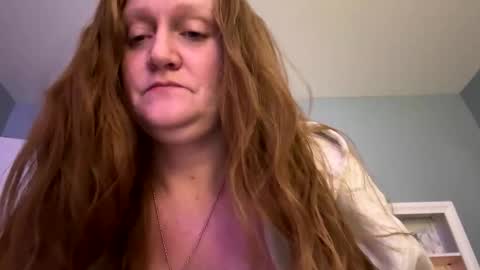kellilyn10 online show from April 21, 2026, 2:15 am