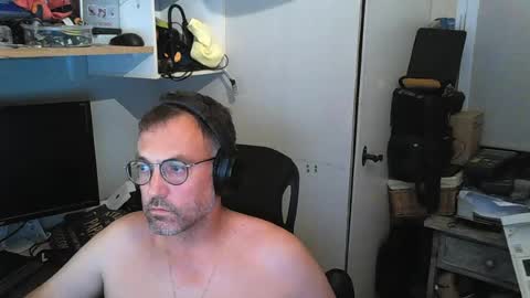 kelvin06133 online show from July 16, 2026, 9:32 pm