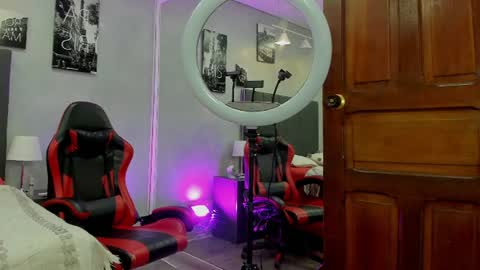 Kendra London online show from July 17, 2026, 11:17 am