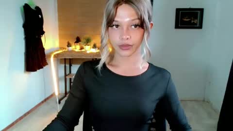 Snapshot of kendra_lunaxx chatting on May 19, 2026, 8:09 am kendra_lunaxx online show from May 19, 2026, 8:09 am