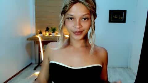 Snapshot of kendra_lunaxx chatting on May 20, 2026, 11:00 pm kendra_lunaxx online show from May 20, 2026, 11:00 pm
