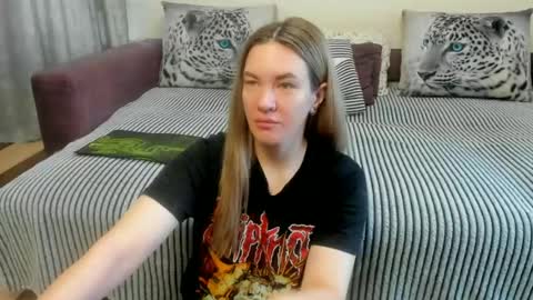 Snapshot of kendra_xx_ chatting on June 15, 2026, 11:40 pm Kendra online show from June 15, 2026, 11:40 pm
