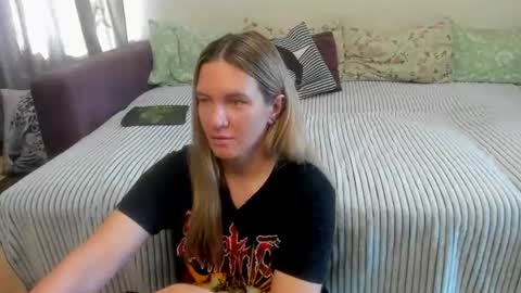 Snapshot of kendra_xx_ chatting on July 5, 2026, 4:19 am Kendra online show from July 5, 2026, 4:19 am