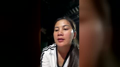 kim202000 online show from May 11, 2026, 1:06 pm