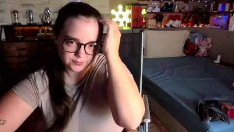 kimberlycaprice online show from May 19, 2026, 8:09 am