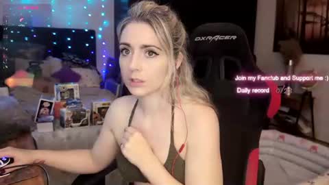 Wolfs Girl online show from July 18, 2026, 5:28 pm