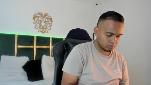 kingg_jay online show from May 24, 2026, 12:21 pm