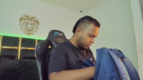 kingg_jay online show from June 16, 2026, 11:35 am