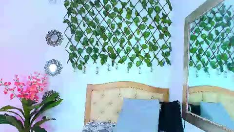 Isabella  online show from June 14, 2026, 11:18 pm