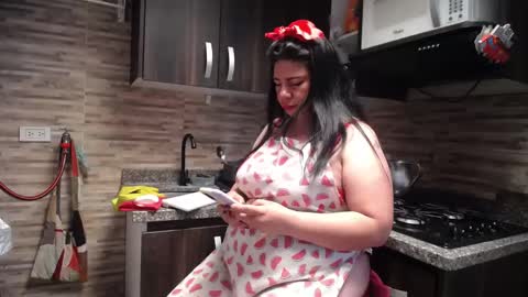 Snapshot of kinkyy_mom chatting on June 9, 2026, 3:45 pm kinkyy_mom online show from June 9, 2026, 3:45 pm